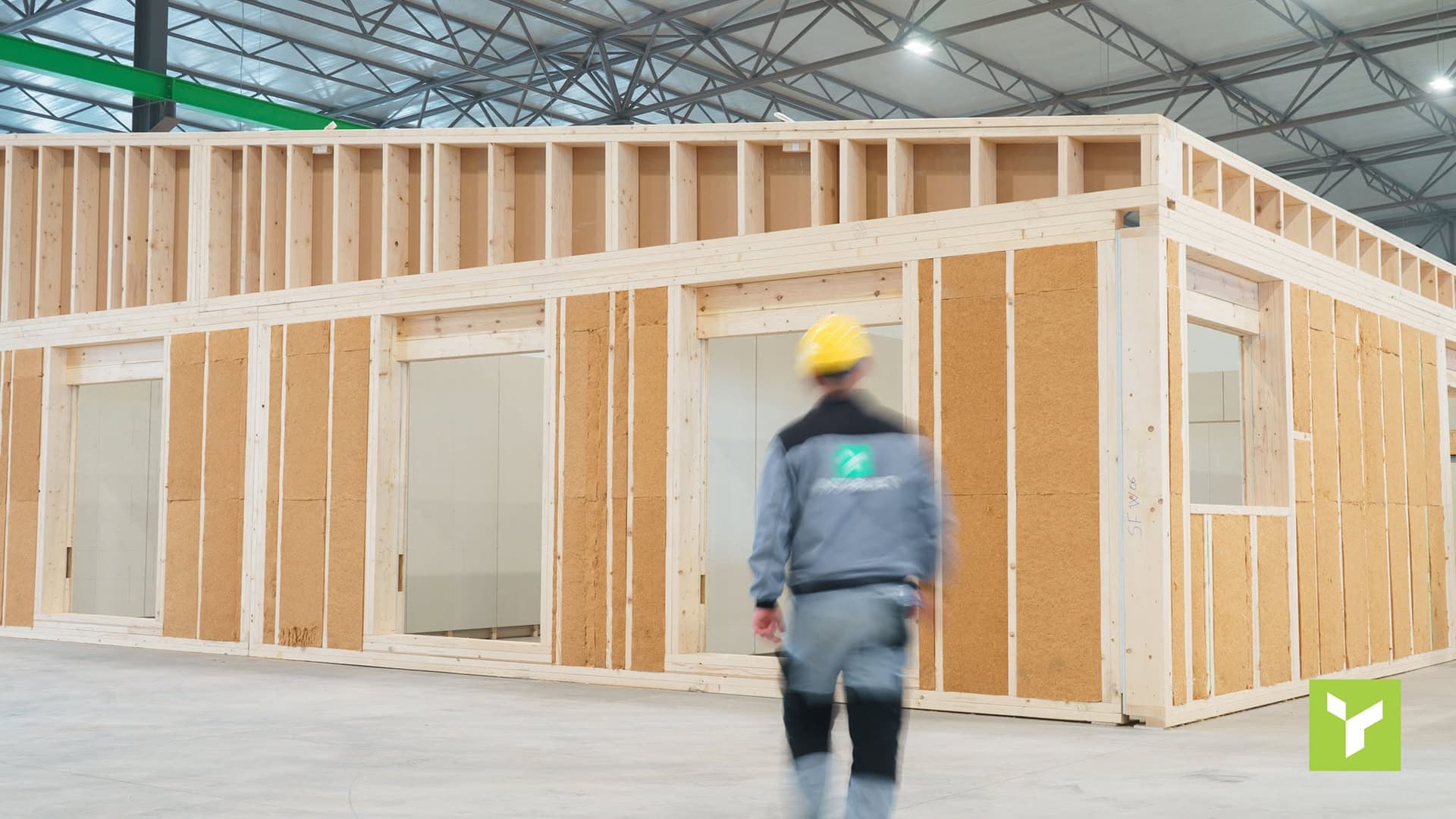 Industrial production hall at Insta Business Park